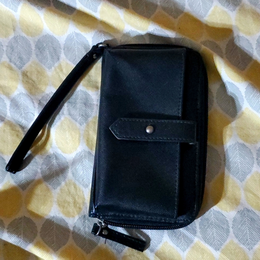 Black wristlet New without tags